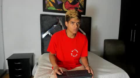 Snapshot of wyatt_2 chatting on October 6, 12:12 pm wyatt online show from October 6, 12:12 pm
