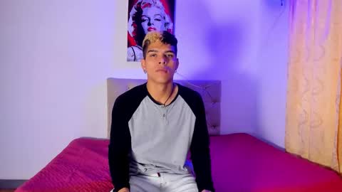 Snapshot of wyatt_2 chatting on September 30, 12:04 pm wyatt online show from September 30, 12:04 pm