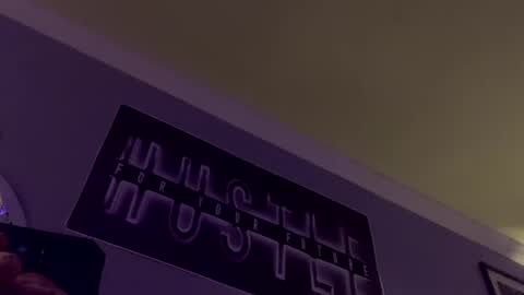 Snapshot of x7i3zuvfcwxym8naezgb chatting on October 6, 4:19 am Whatyouwantbest online show from October 6, 4:19 am