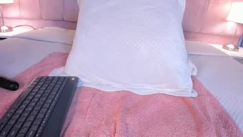 x_milu online show from March 8, 10:02 pm