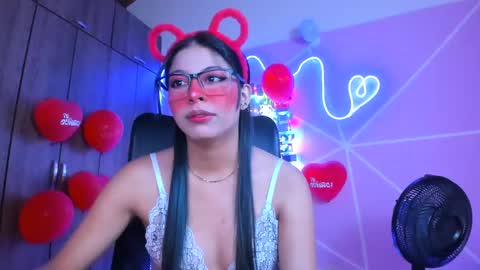 Snapshot of xallysonx_ chatting on February 17, 11:23 am XALLYSONX online show from February 17, 11:23 am
