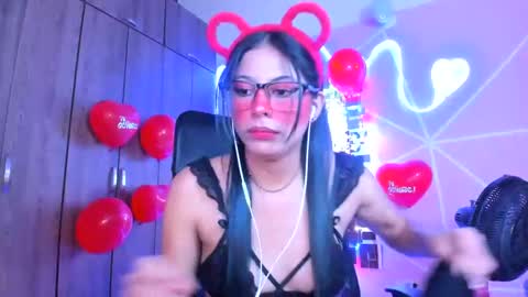 Snapshot of xallysonx_ chatting on February 15, 5:39 pm XALLYSONX online show from February 15, 5:39 pm