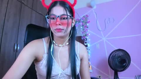 Snapshot of xallysonx_ chatting on February 28, 11:25 am XALLYSONX online show from February 28, 11:25 am