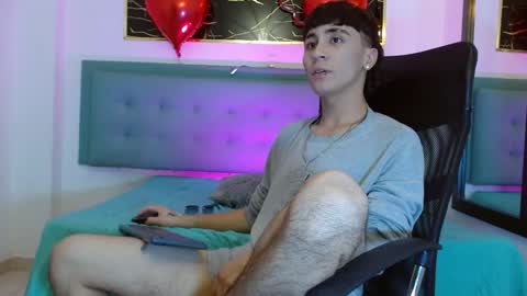 xandergrey8 online show from February 19, 9:03 pm