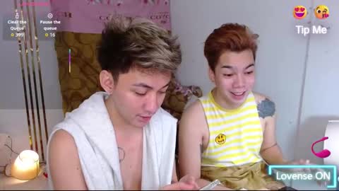 Snapshot of xasianprince4youx chatting on October 30, 2:34 am khris online show from October 30, 2:34 am