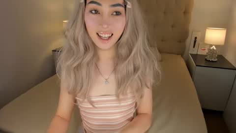 Snapshot of xdropgorgeous_onlyamira chatting on October 8, 4:57 pm Hello ur lovely AMIRA online show from October 8, 4:57 pm