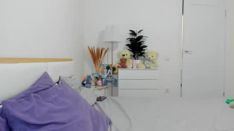 xf33tx online show from November 8, 7:17 pm