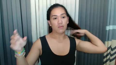 GWEN THOMPSON .......   online show from March 1, 12:23 pm