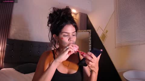 Mia Vega online show from December 2, 8:06 pm