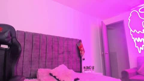 xiomara_cortes online show from December 18, 8:59 pm