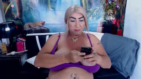 XIOMY   give LIKE on my page online show from November 1, 4:06 pm