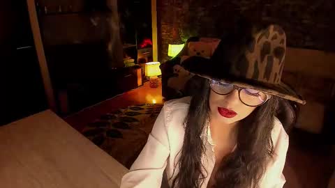 Lara online show from February 13, 9:29 pm