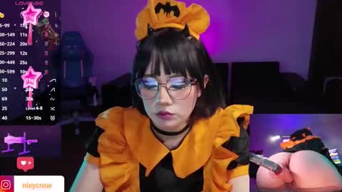 Snapshot of xnixycrow11 chatting on October 16, 11:36 pm Nixy Crow online show from October 16, 11:36 pm