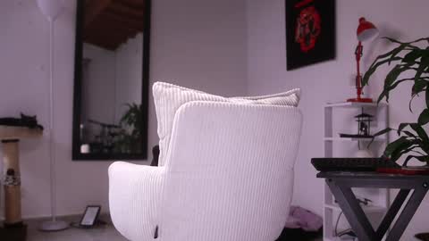 Snapshot of xomega_02 chatting on February 6, 7:51 pm online show from February 6, 7:51 pm