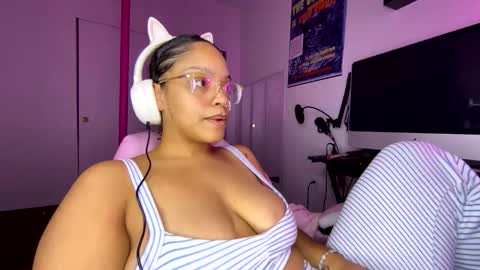 xStarGazingx online show from November 6, 5:54 am