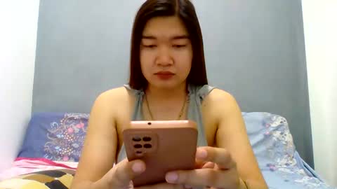 Snapshot of xsweetiemajax chatting on September 29, 12:53 am HI IM PAULINE online show from September 29, 12:53 am