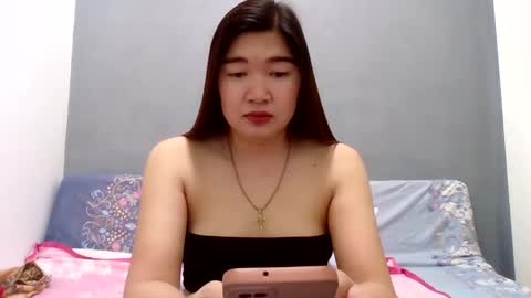 Snapshot of xsweetiemajax chatting on September 25, 12:06 am HI IM PAULINE online show from September 25, 12:06 am