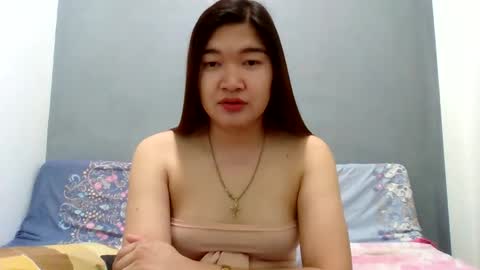 Snapshot of xsweetiemajax chatting on September 23, 12:48 am HI IM PAULINE online show from September 23, 12:48 am