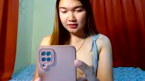 Snapshot of xsweetiemajax chatting on December 3, 10:12 am HI IM PAULINE online show from December 3, 10:12 am