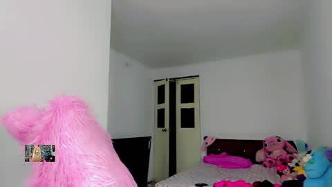 Femboy Exotic online show from February 6, 7:56 am