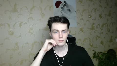 traqqq online show from April 20, 9:18 pm