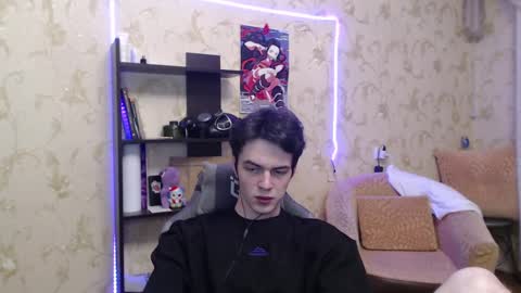Snapshot of xtraqqq chatting on March 10, 7:29 pm traqqq online show from March 10, 7:29 pm