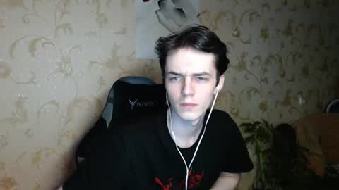traqqq online show from June 17, 8:36 pm