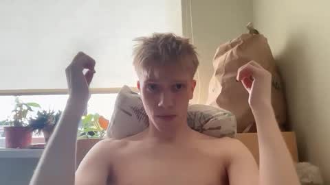 Snapshot of xtraxxlucas chatting on September 17, 1:47 pm xtraxxlucas online show from September 17, 1:47 pm