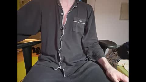 N online show from March 9, 7:37 pm