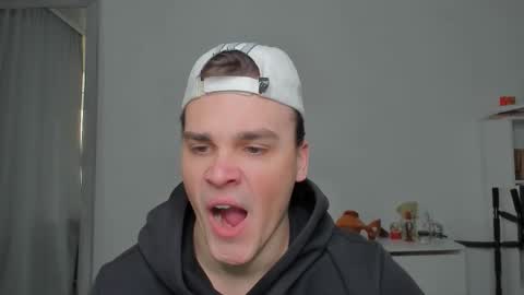 raul online show from February 1, 8:33 am