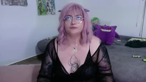 xxgreengoodxx online show from April 10, 9:52 pm