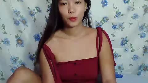 Snapshot of xxkylie18 chatting on October 19, 10:25 pm xxkylie18 online show from October 19, 10:25 pm