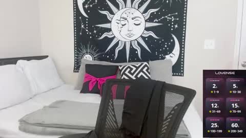 Natalie Jade online show from February 11, 7:02 am