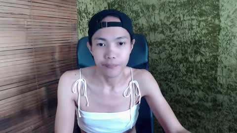 Snapshot of xxskinny_alonzoxx chatting on March 11, 12:00 am Ali online show from March 11, 12:00 am