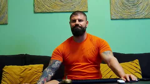 Xtream Leonard online show from November 28, 8:05 pm