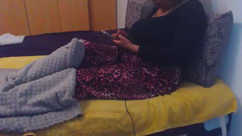 Snapshot of xxxbustybabe27x chatting on September 26, 10:18 pm Ayanda online show from September 26, 10:18 pm