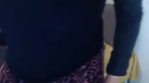 Snapshot of xxxbustybabe27x chatting on September 30, 10:42 pm Ayanda online show from September 30, 10:42 pm
