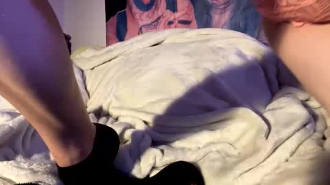 diamond damien online show from December 9, 12:45 am