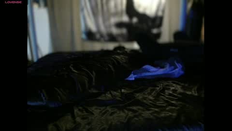 xxxjrstrokesxxx online show from November 17, 8:11 pm