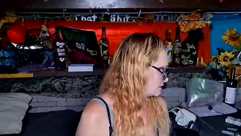 XXXQueenMandyDickenz online show from November 15, 10:00 pm