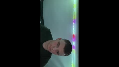 Leo online show from April 3, 7:10 pm