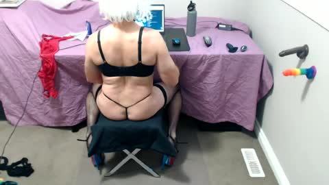 xxxxbrad online show from June 11, 5:44 pm