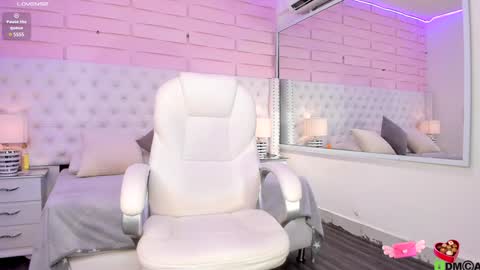 Yakeline online show from January 17, 8:33 pm