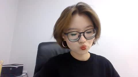 Lily online show from October 20, 7:57 am