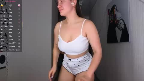 Yasyaa  online show from October 1, 2:10 am