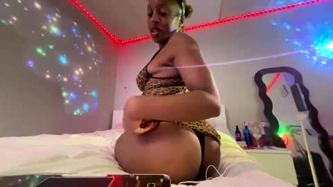 yayakitty2000 online show from May 13, 5:17 am