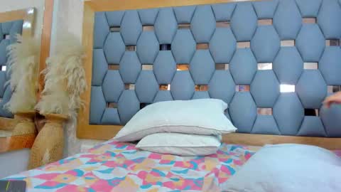 yayi derek  online show from December 22, 1:07 pm