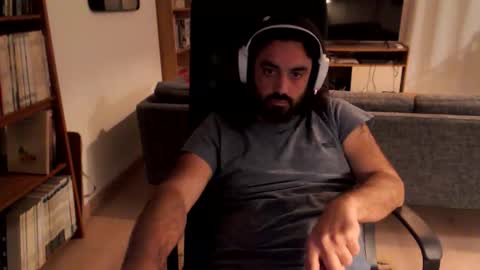 yeeaahoo online show from April 5, 8:06 pm