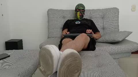 yeisongomezz online show from July 6, 8:11 pm