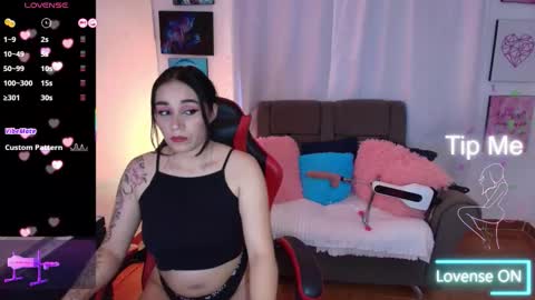 Snapshot of yeliana_sexy chatting on September 23, 10:53 am Valery online show from September 23, 10:53 am